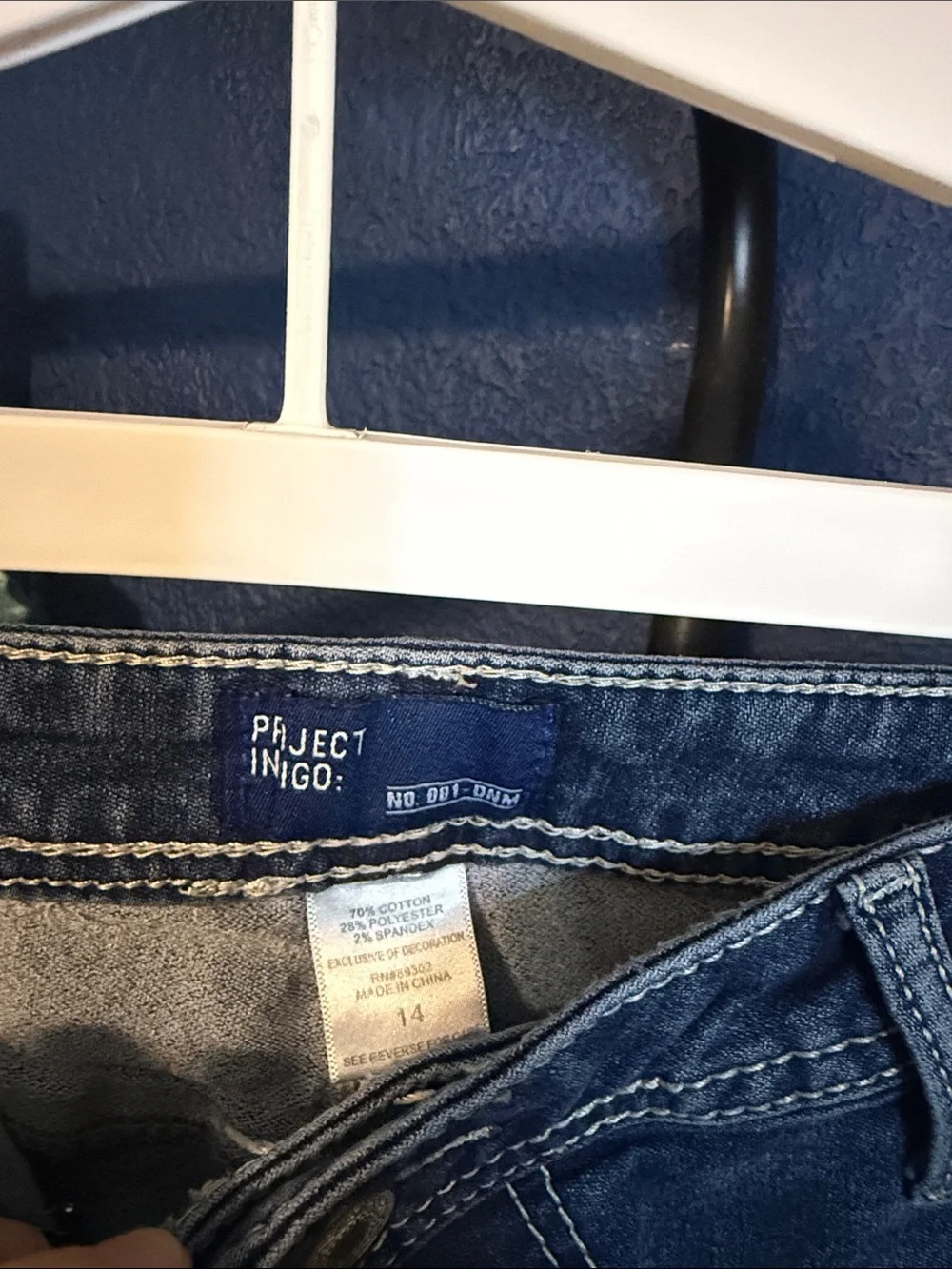 Straight Leg Women’s Jeans with Embellished Back Pockets - Blue